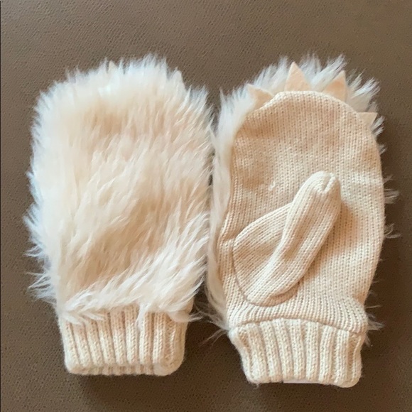 Little boys hat and mitten set - Picture 3 of 4